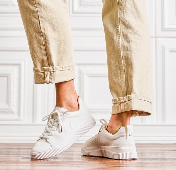 Faro sneaker in white.